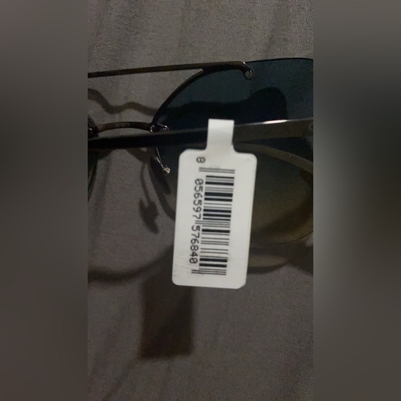 Chanel sunglasses - Picture 6 of 8